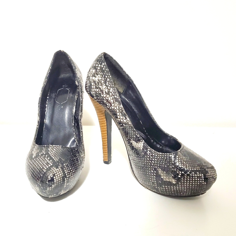 3/$20 Platform Shoes 6
